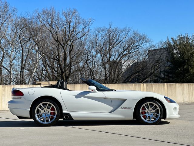 2004 Dodge Viper SRT10