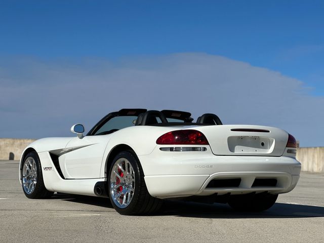 2004 Dodge Viper SRT10