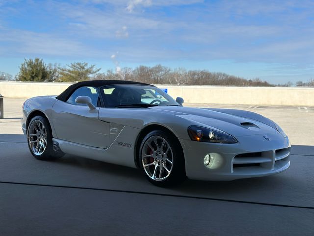 2004 Dodge Viper SRT10