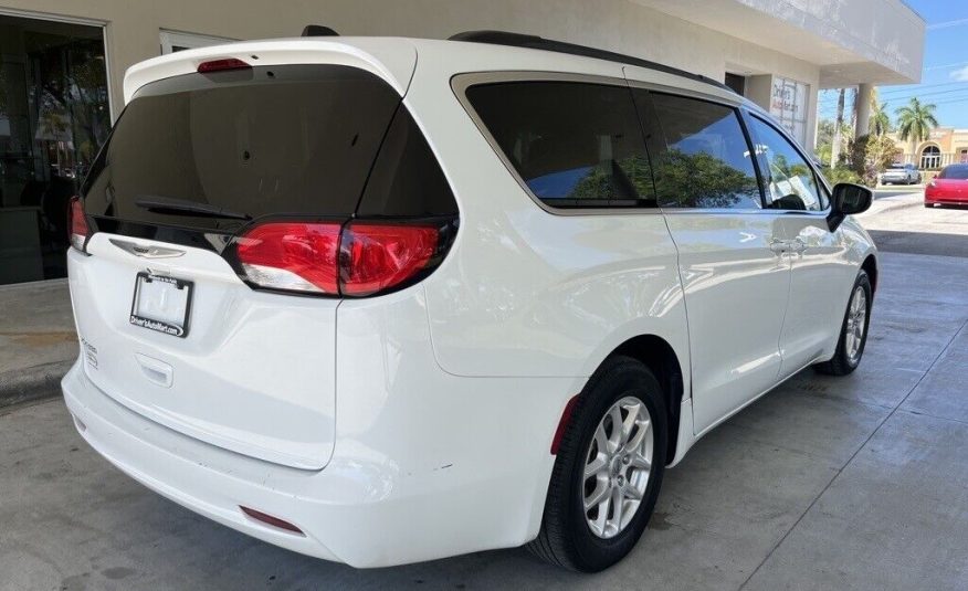 2021 Chrysler Voyager LXI