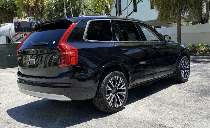 2022 Volvo XC90 T5 Momentum