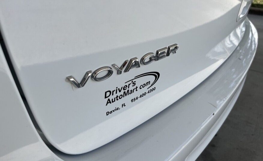 2021 Chrysler Voyager LXI
