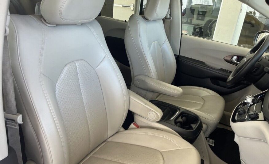 2021 Chrysler Voyager LXI