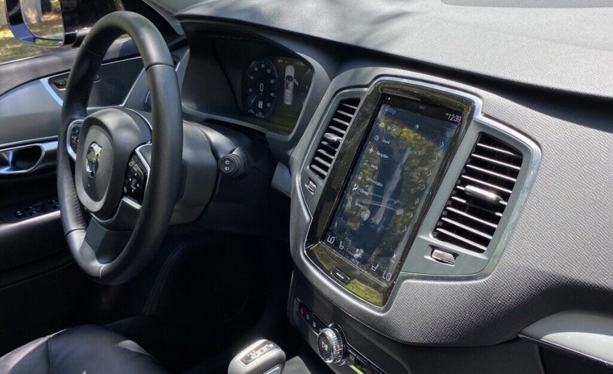 2022 Volvo XC90 T5 Momentum
