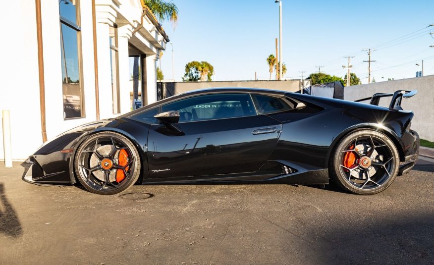 2019 Lamborghini Huracan LP 640-4 Performante