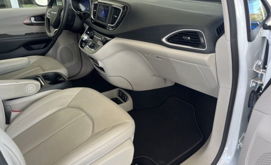 2021 Chrysler Voyager LXI