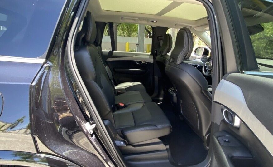 2022 Volvo XC90 T5 Momentum