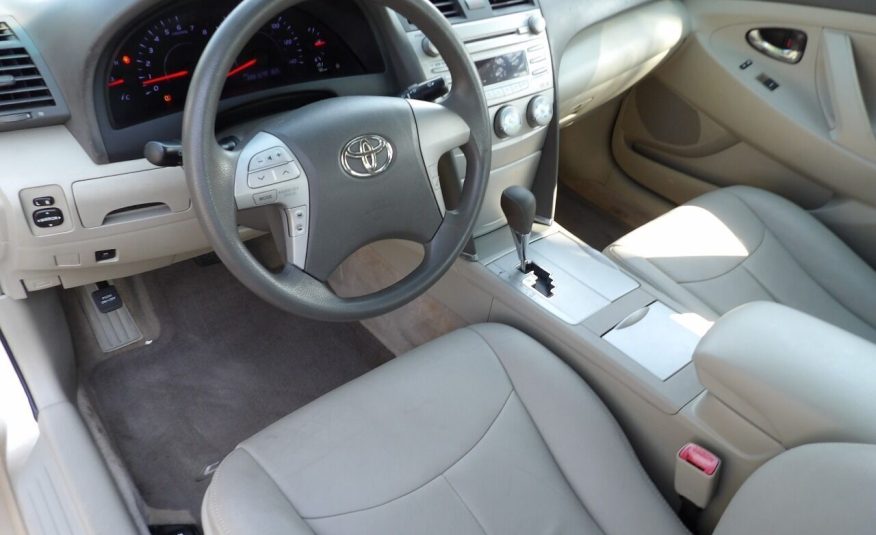 2011 Toyota Camry LE 4dr Sedan 6A