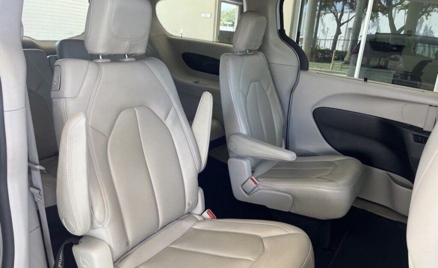 2021 Chrysler Voyager LXI