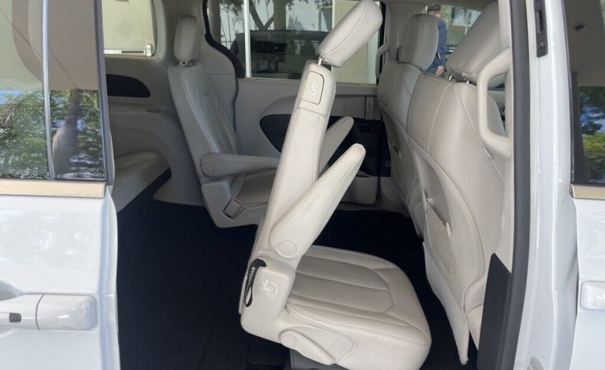 2021 Chrysler Voyager LXI