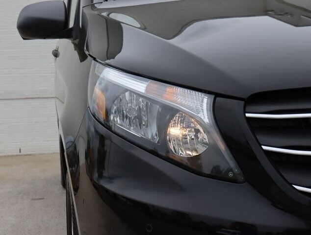 2022 Mercedes-Benz Metris Passenger Van