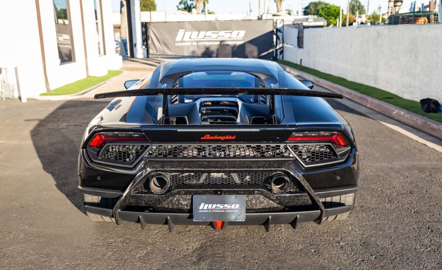 2019 Lamborghini Huracan LP 640-4 Performante