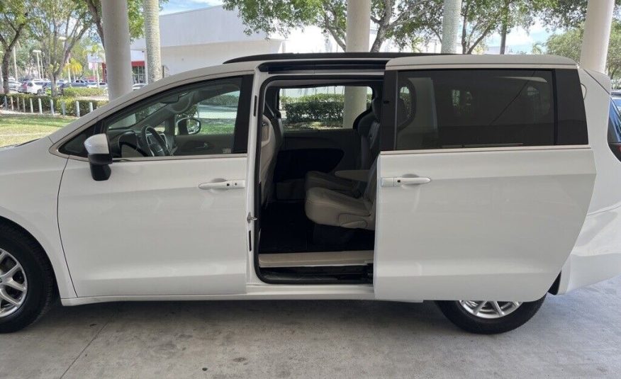 2021 Chrysler Voyager LXI