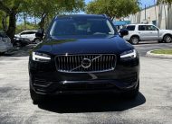 2022 Volvo XC90 T5 Momentum