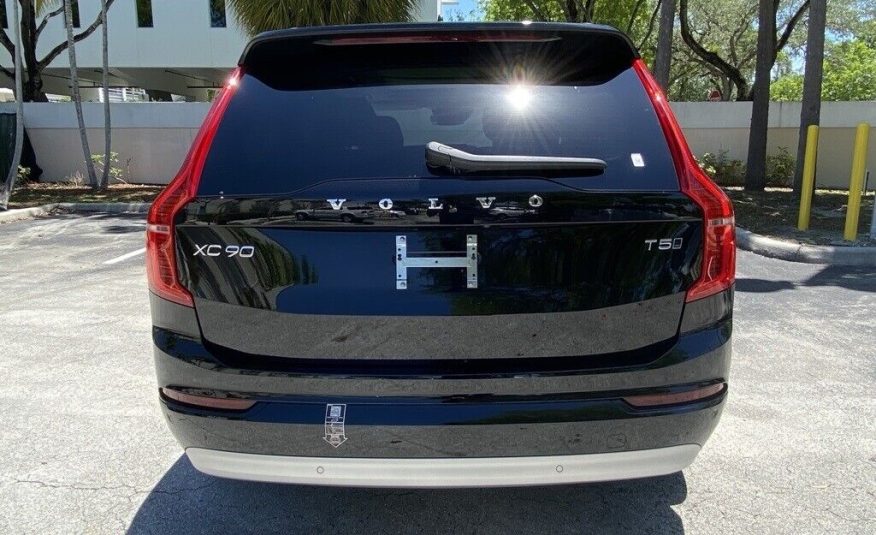 2022 Volvo XC90 T5 Momentum