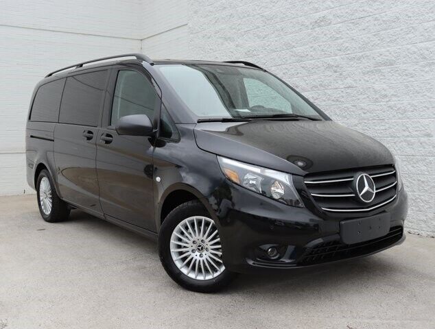 2022 Mercedes-Benz Metris Passenger Van