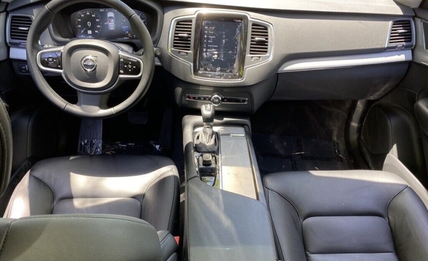 2022 Volvo XC90 T5 Momentum
