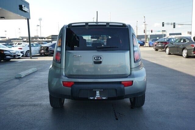 2011 Kia Soul + 4dr Crossover 4A