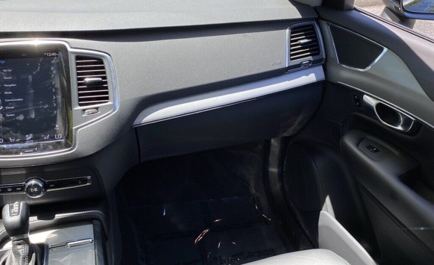 2022 Volvo XC90 T5 Momentum