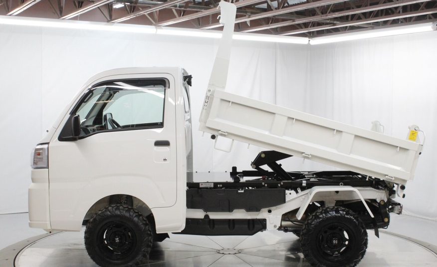 2022 Daihatsu HiJet 4X4 Dump Bed