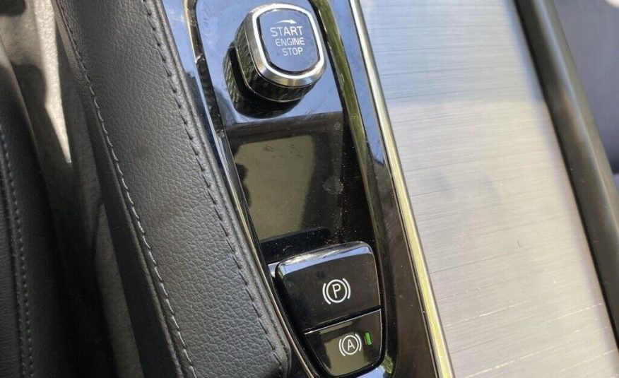 2022 Volvo XC90 T5 Momentum