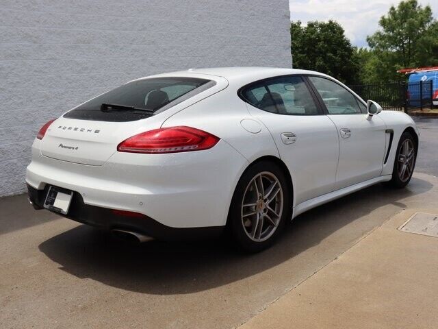 2016 Porsche Panamera 4