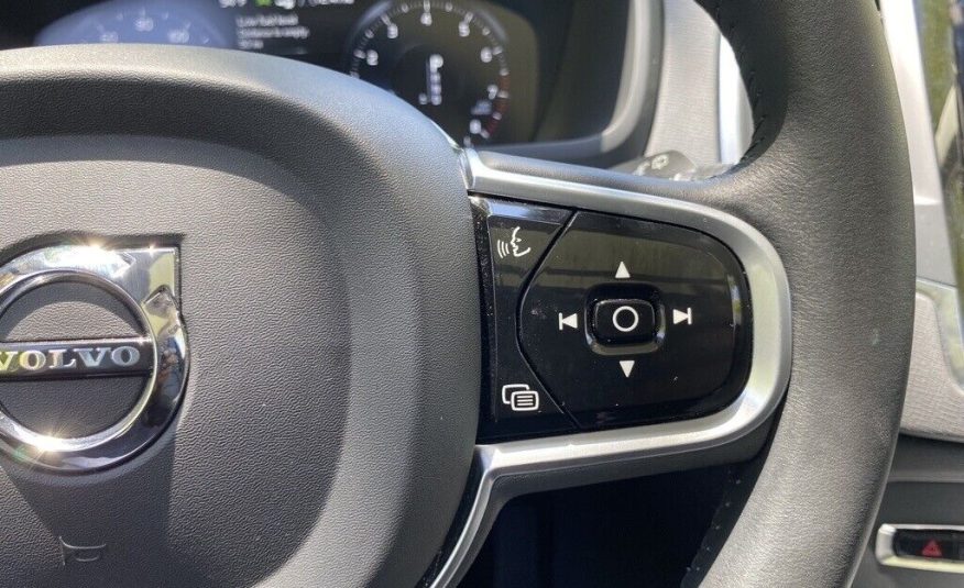 2022 Volvo XC90 T5 Momentum