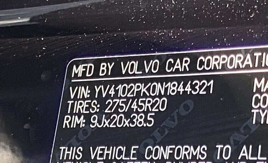 2022 Volvo XC90 T5 Momentum