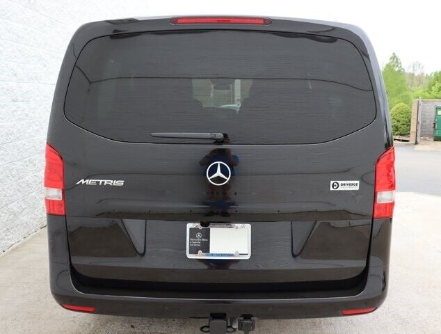 2022 Mercedes-Benz Metris Passenger Van