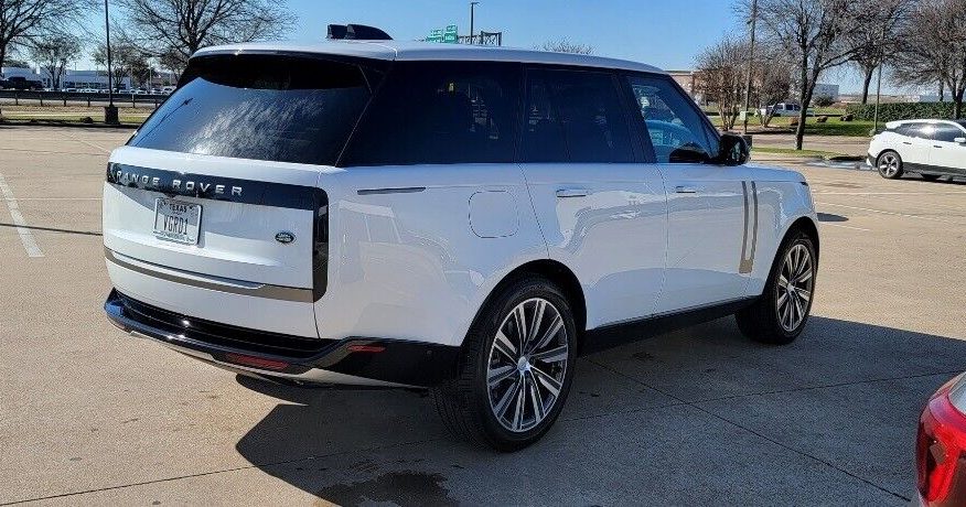 2023 Land Rover Range Rover SE