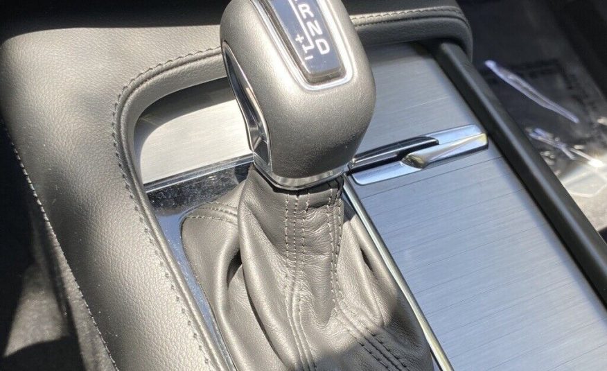 2022 Volvo XC90 T5 Momentum