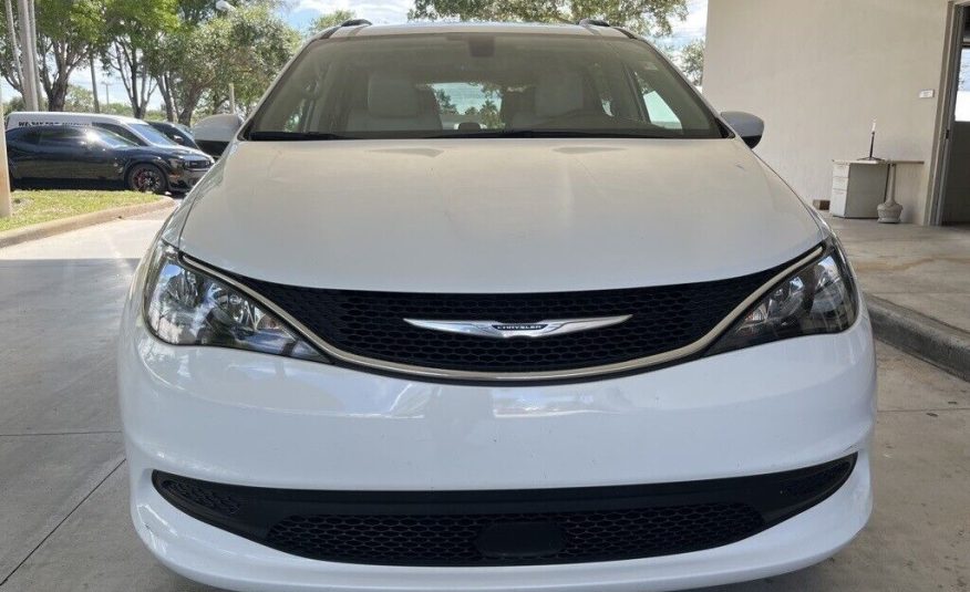 2021 Chrysler Voyager LXI