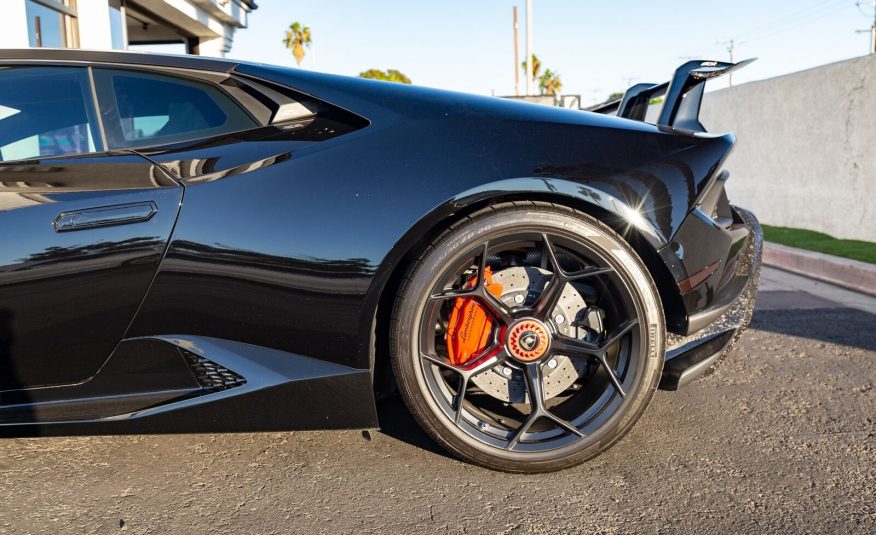 2019 Lamborghini Huracan LP 640-4 Performante