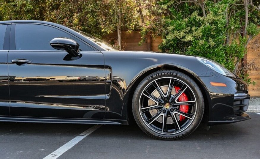 2020 Porsche Panamera GTS