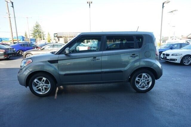 2011 Kia Soul + 4dr Crossover 4A