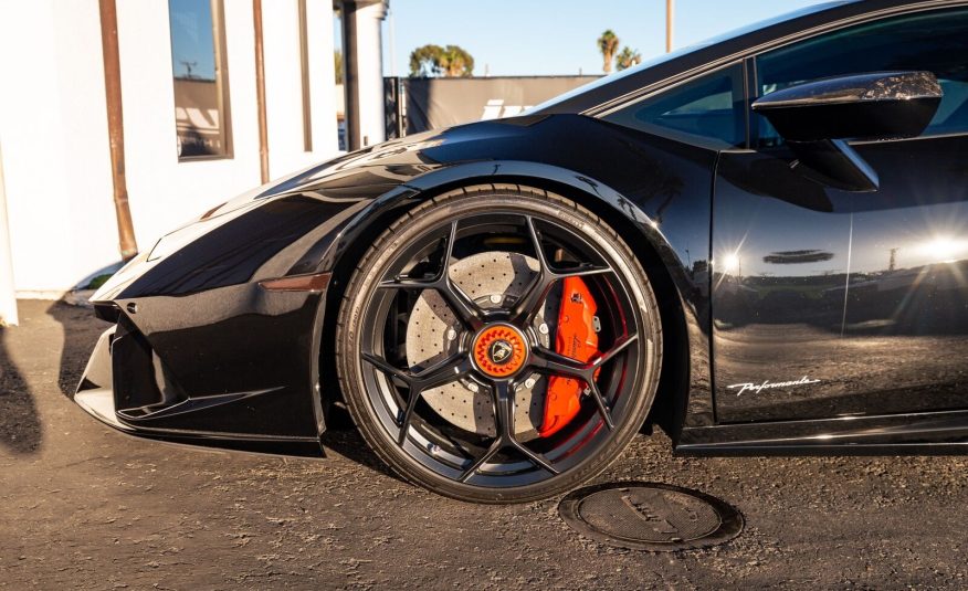 2019 Lamborghini Huracan LP 640-4 Performante