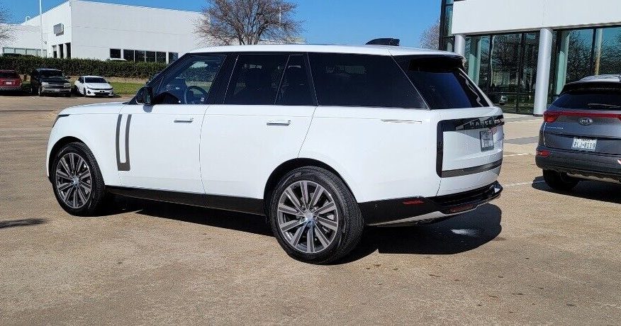 2023 Land Rover Range Rover SE